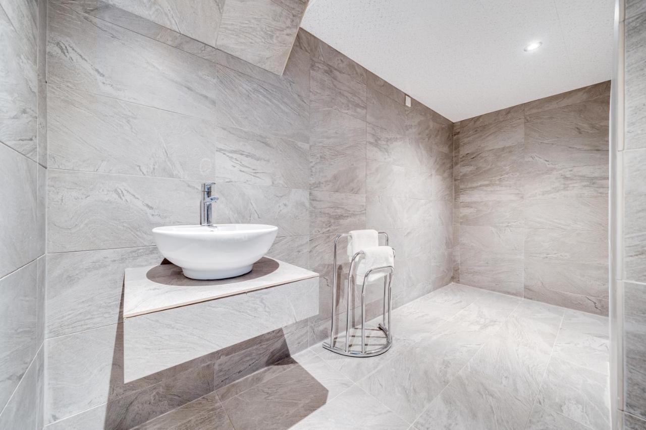 Wakefield Town House Villa Esterno foto