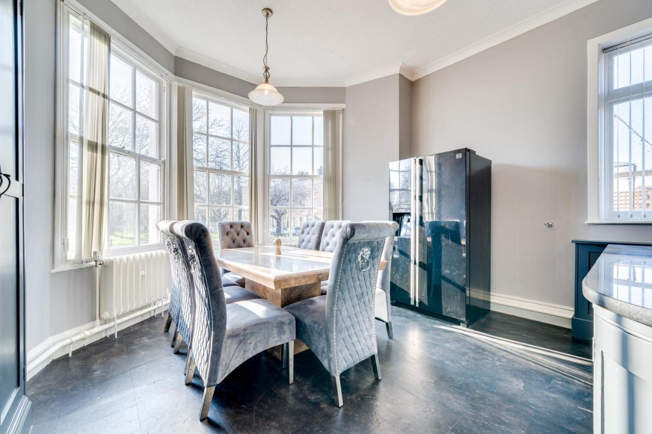 Wakefield Town House Villa Esterno foto